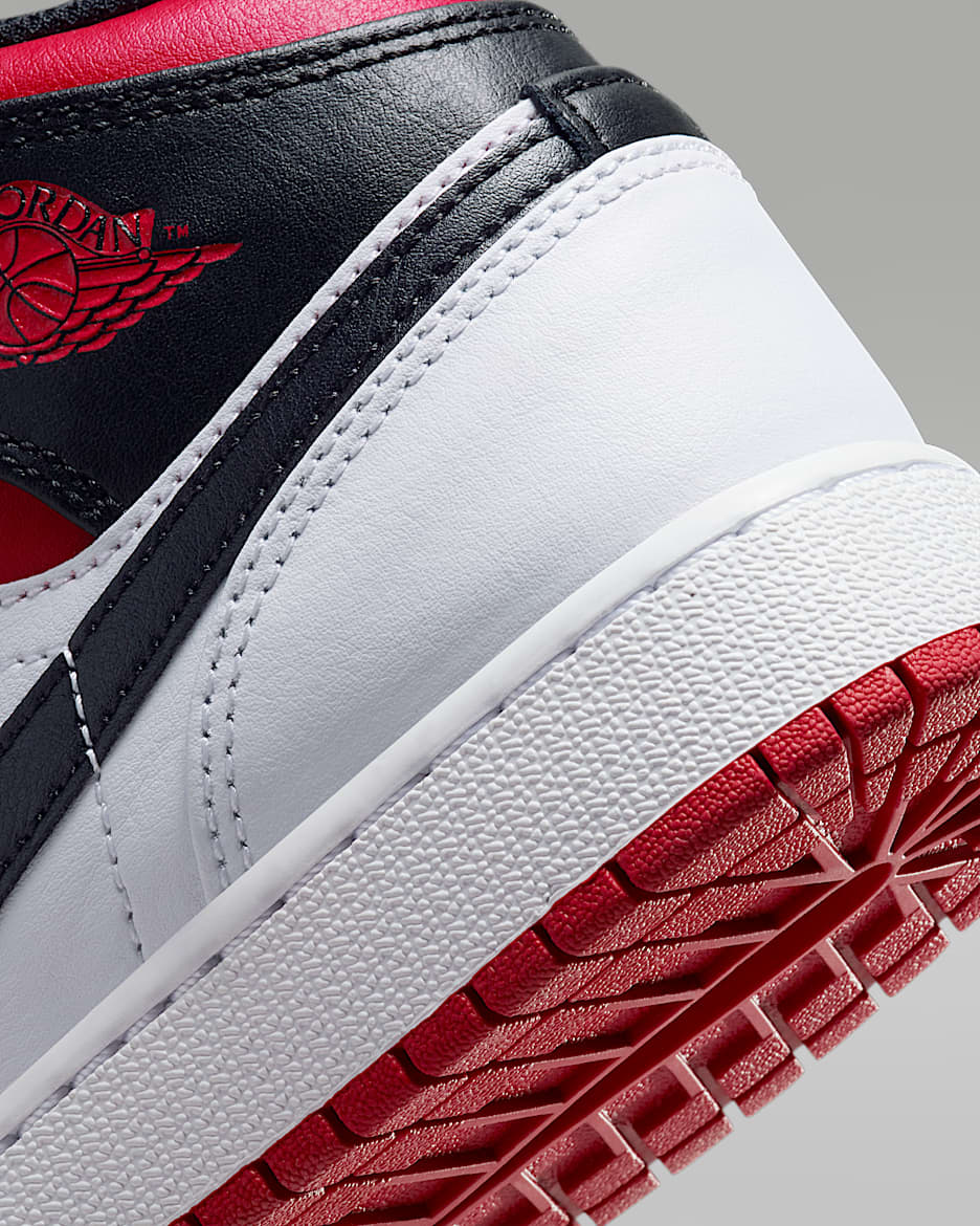 Air Jordan 1 Mid Older Kids Shoes. Nike UK